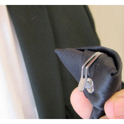 Cravate noire à clip avec motif brodé