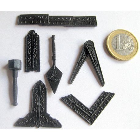 Mini outils en métal ouvragé (7 miniatures)